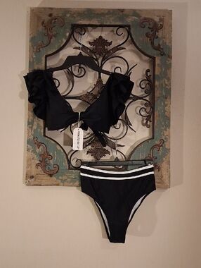 Black Ruffle Bikini Set with White Trim - Women Swim Bikini. NWT Size Small